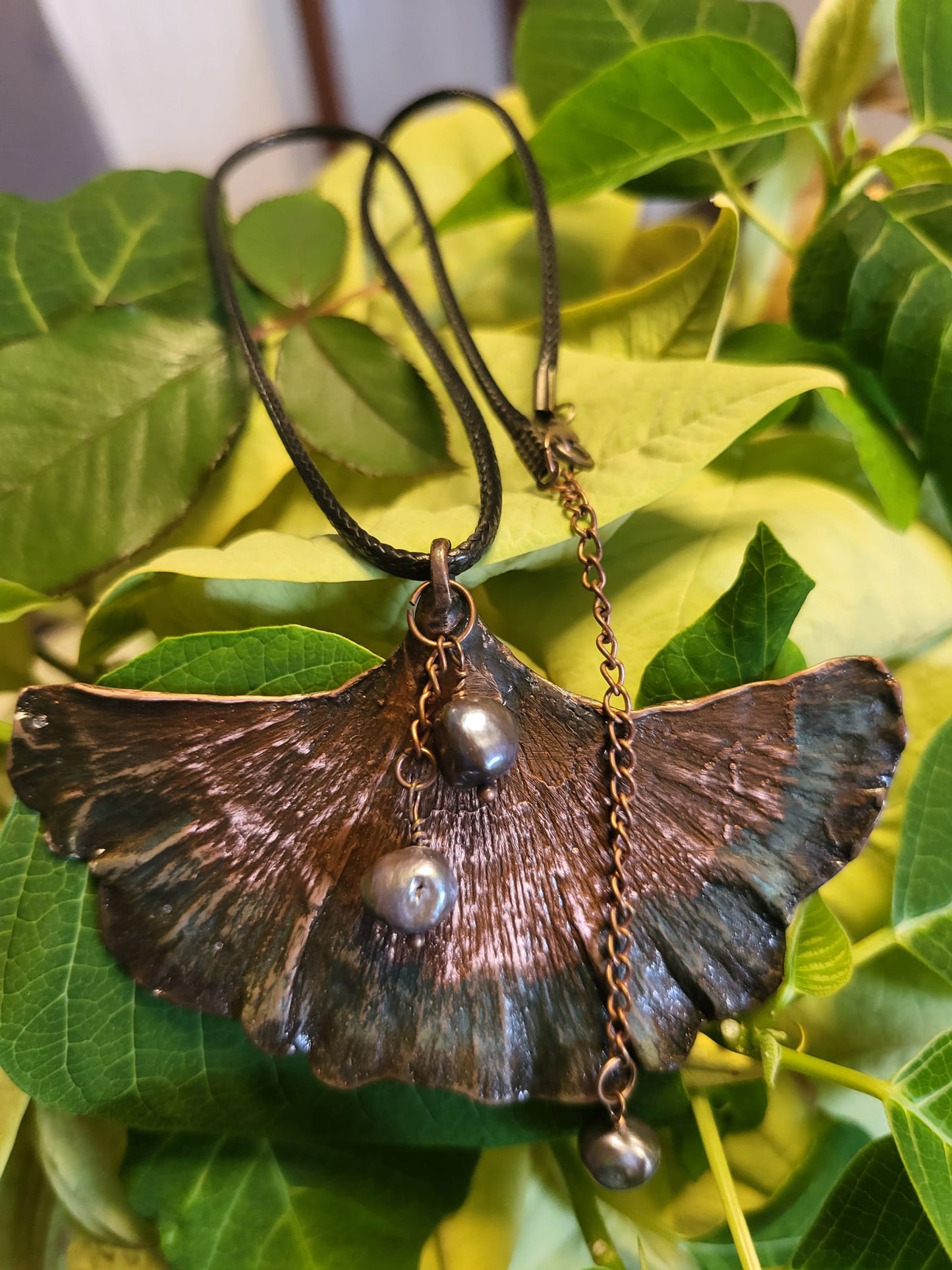 Ginkgoblatt/Naturschmuck/Kupfergalvanik/Perlen