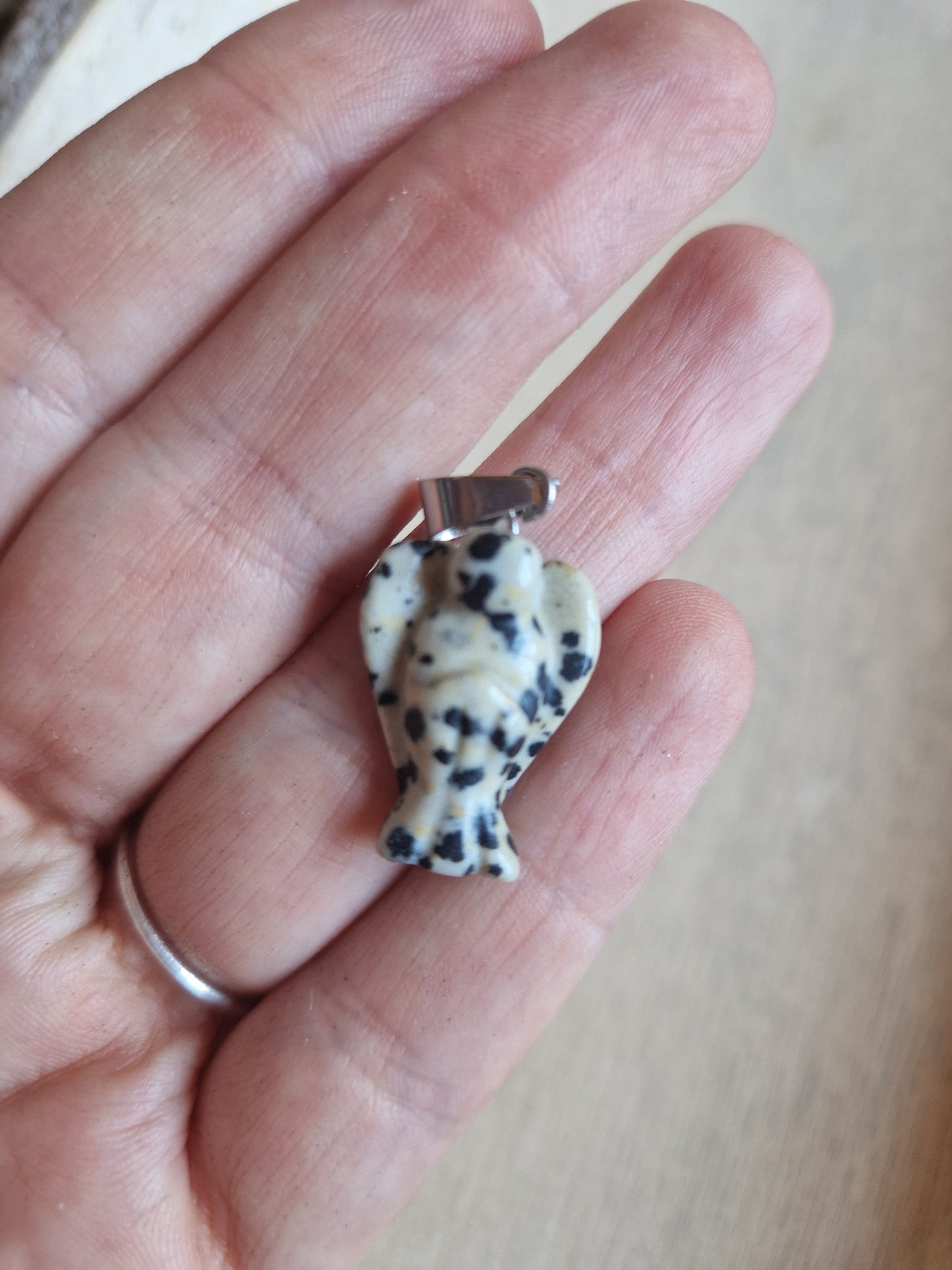 Engelsanhänger aus Edelstein – dein himmlischer Begleiter +Geschenk