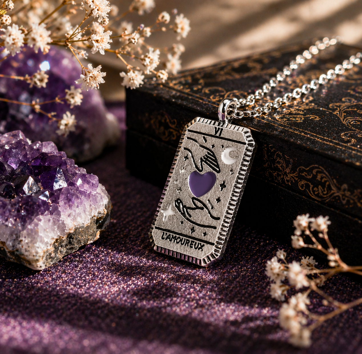 Tarotkarten Kette Die Liebenden – Silberfarbene Halskette mit Herz Anhänger – Spiritueller Modeschmuck Geschenkidee